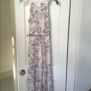 Pretty halter dress NWT